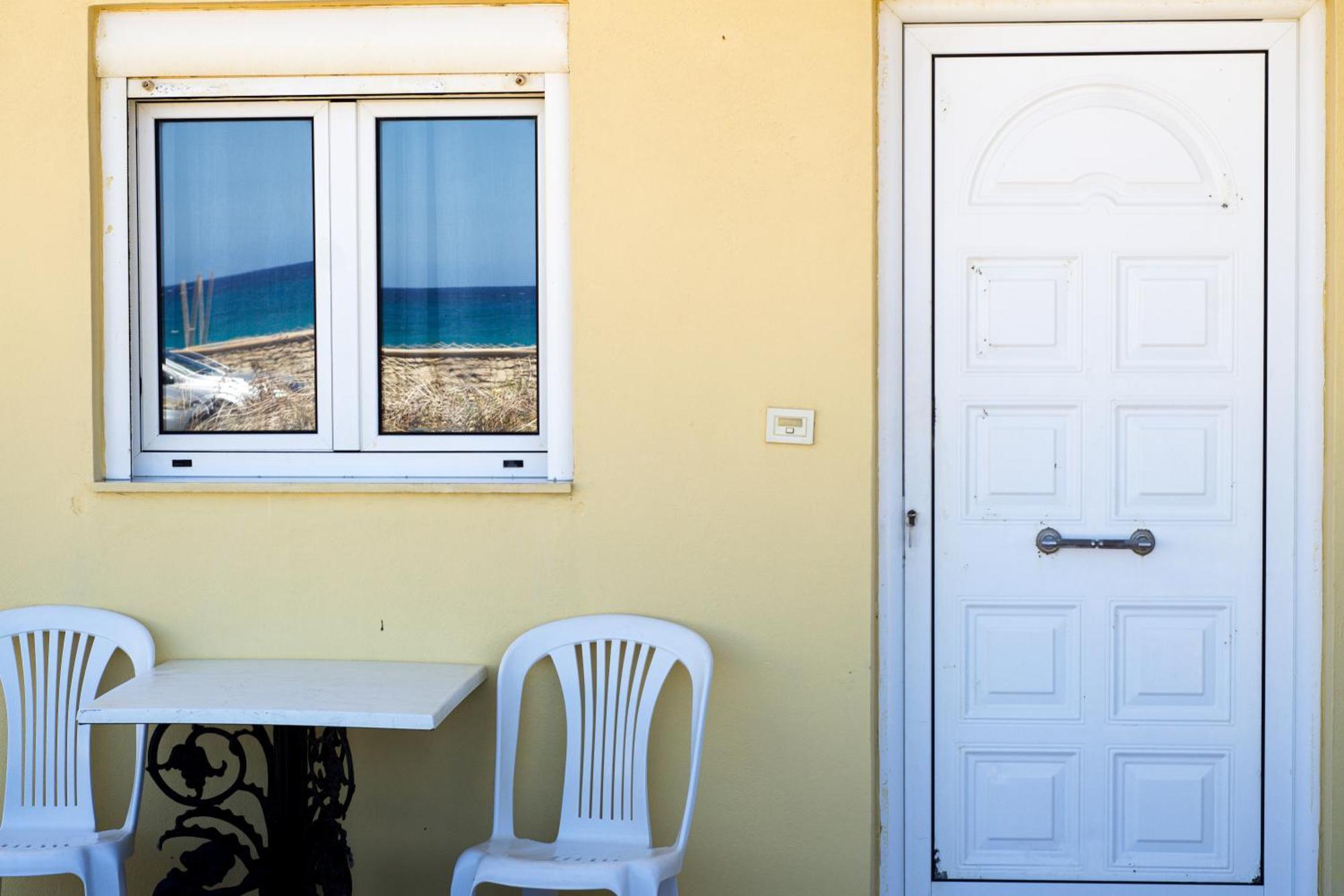 Blue Sea Apartment Adelianos Kampos Extérieur photo